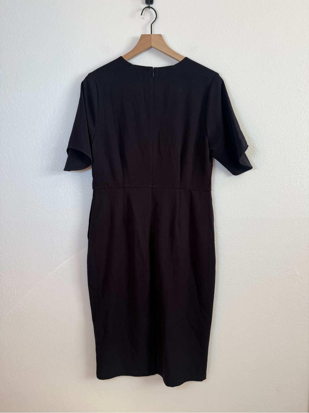 Universal Standard Moira V-neck Dress - Picture 6 of 7
